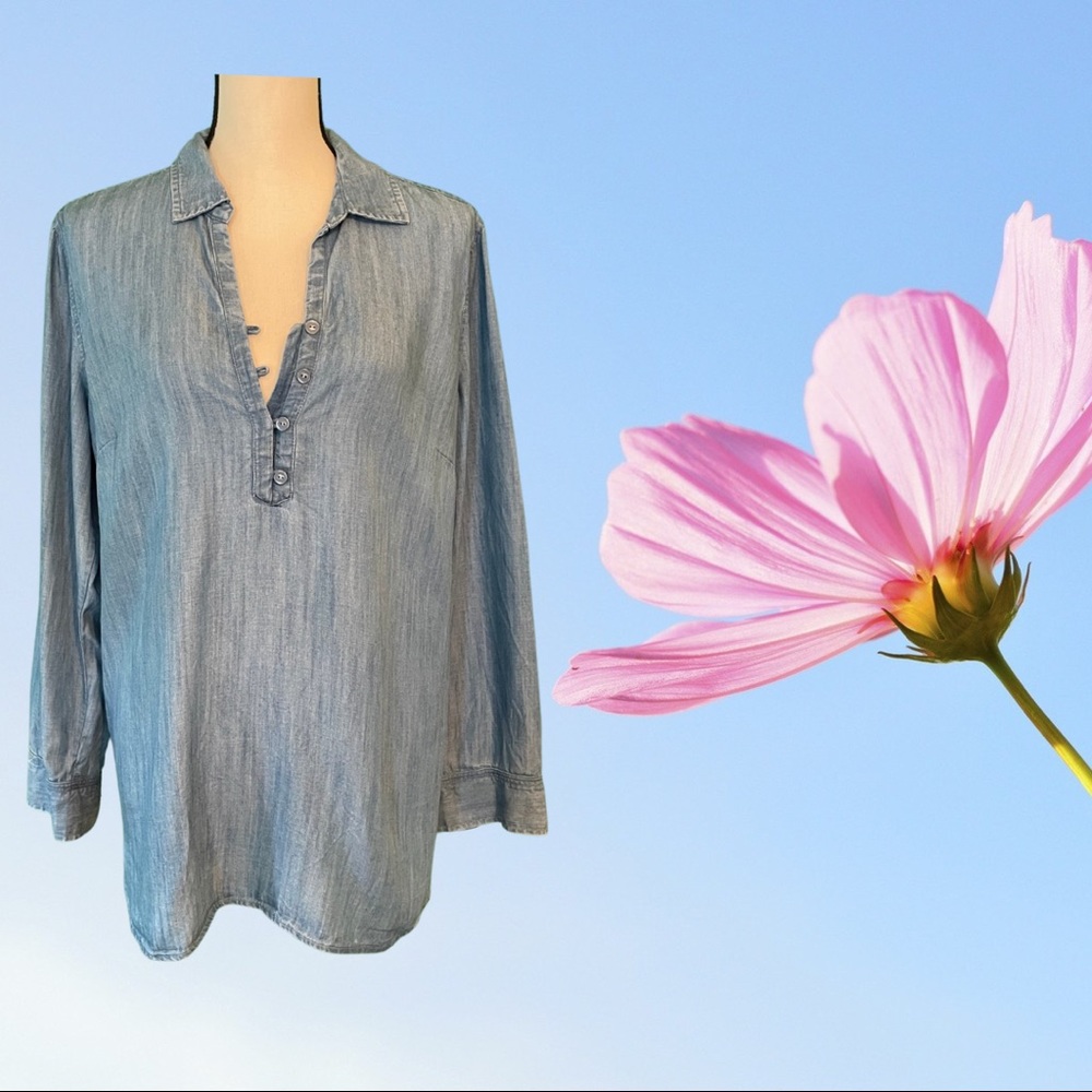 Talbots Women’s denim shirt/tunic.  Very light szL